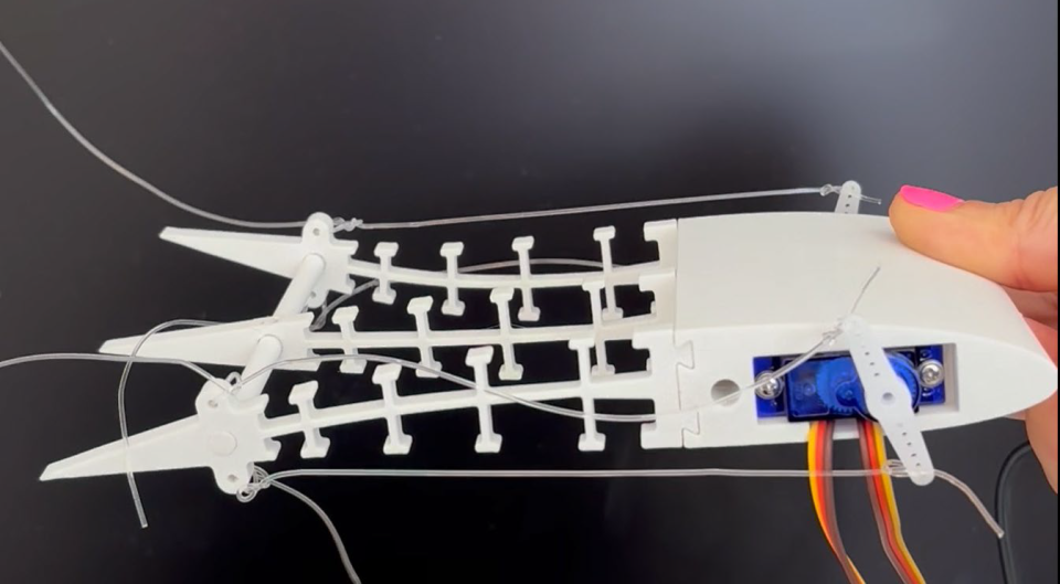 Morphing wing prototype with servo mechanism